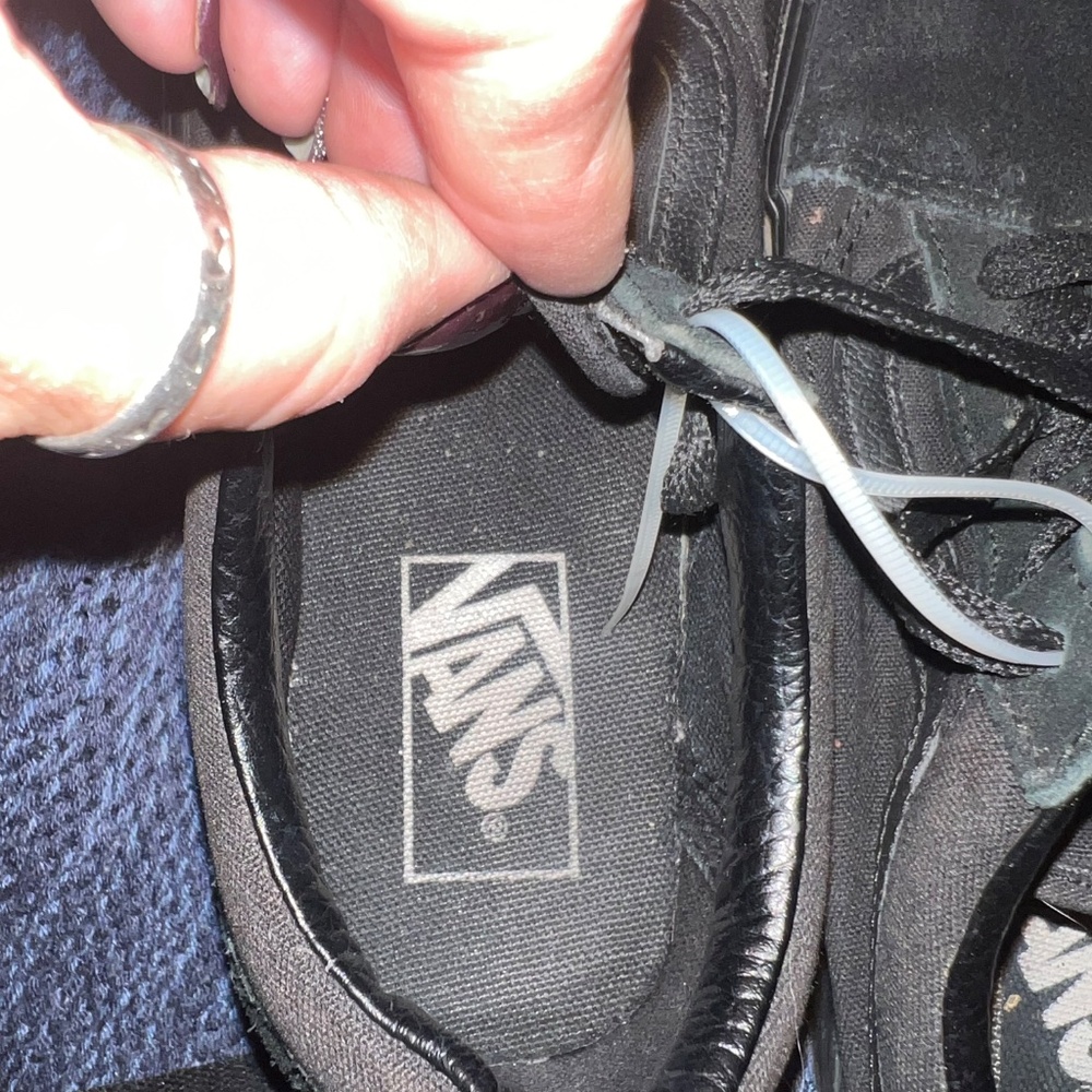 Vans - Picture 4 of 5